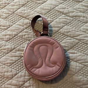 NWOT Lululemon clip on pouch